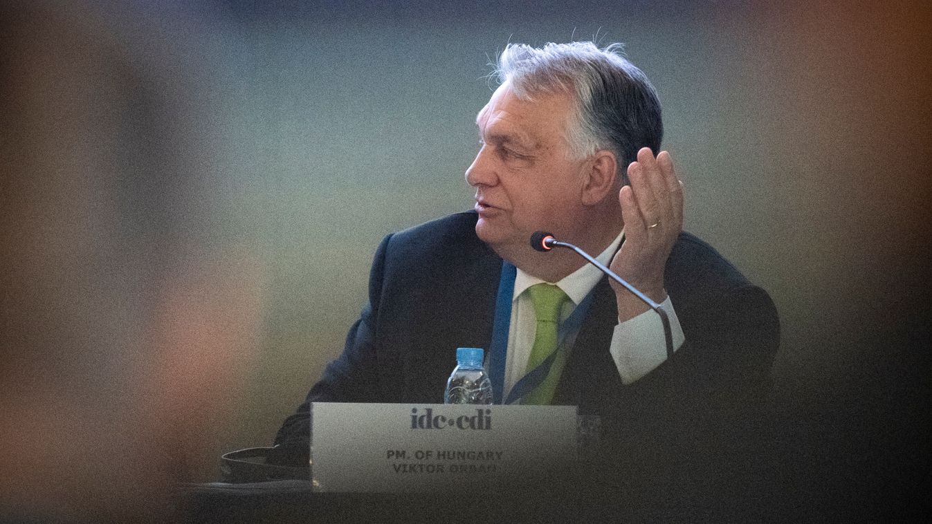 A Miniszterelnöki Sajtóiroda által közreadott képen Orbán Viktor kormányfő, a Fidesz elnöke felszólal a Kereszténydemokrata Internacionálé (IDC-CDI) pártszövetség vezetőségi ülésén Marrákesben 2024. április 12-én. A szervezetnek Orbán Viktor az egyik alelnöke.