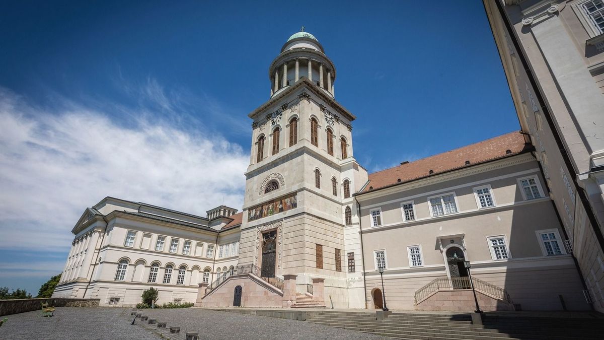 A harmadik különleges orgona is megérkezik a Pannonhalmi Főapátságba