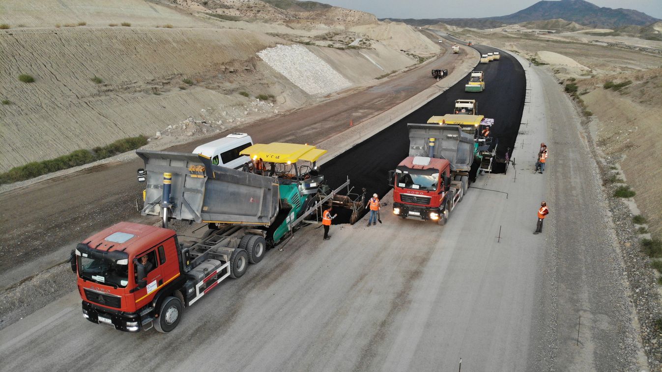 Construction of roads and railways to the Zangezur Corridor continues in Azerbaijan