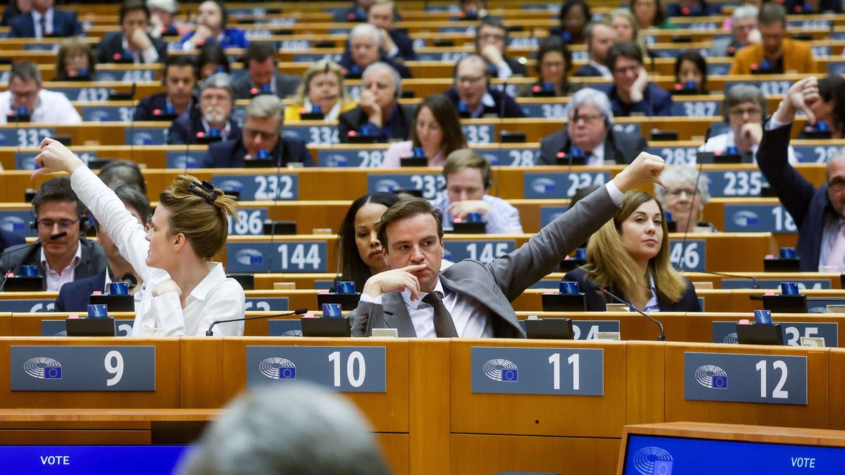 A magyar ellenzék képviselőinek java megszavazta a migrációs paktum legdurvább részeit is