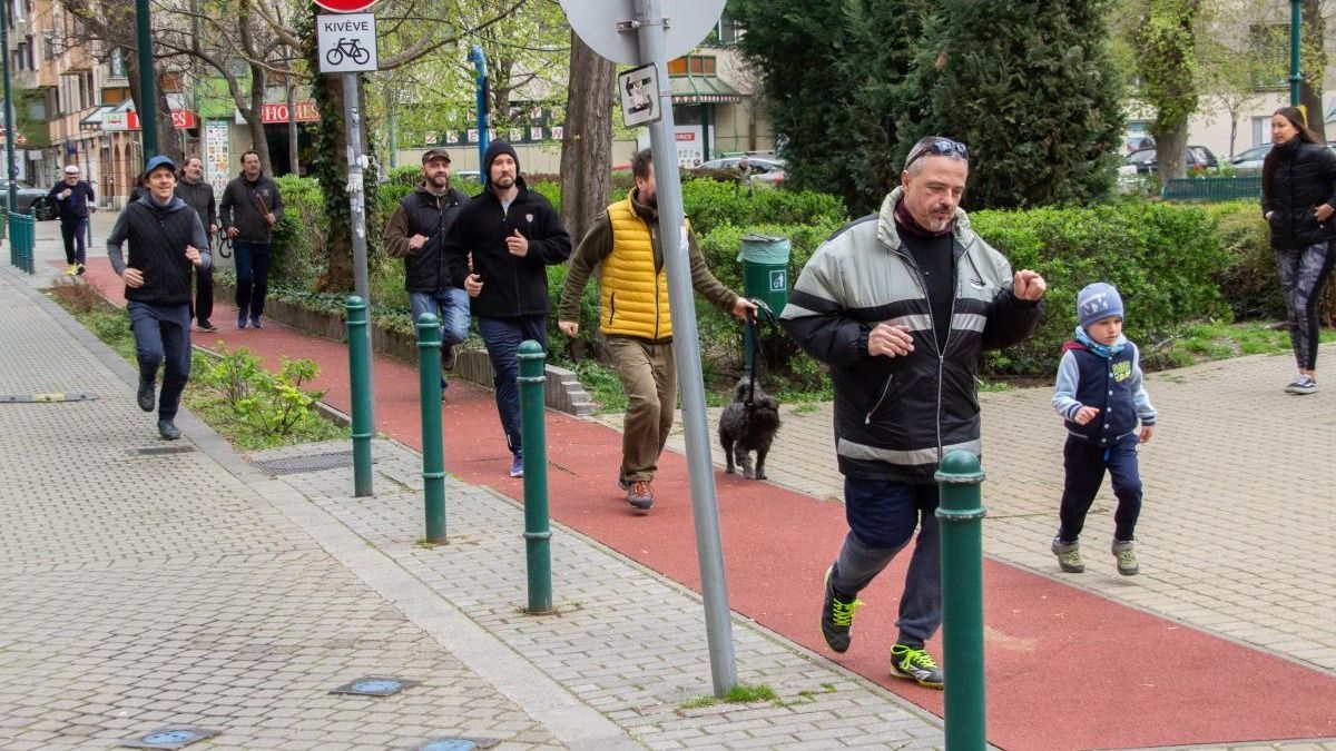 Kiderült, milyen „verslábakon futni” + exkluzív videó