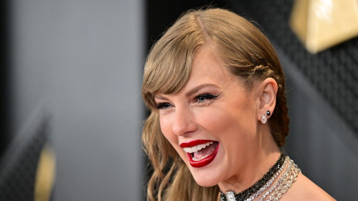 Taylor Swift tudja, hogy kifizetődő Bident támogatni