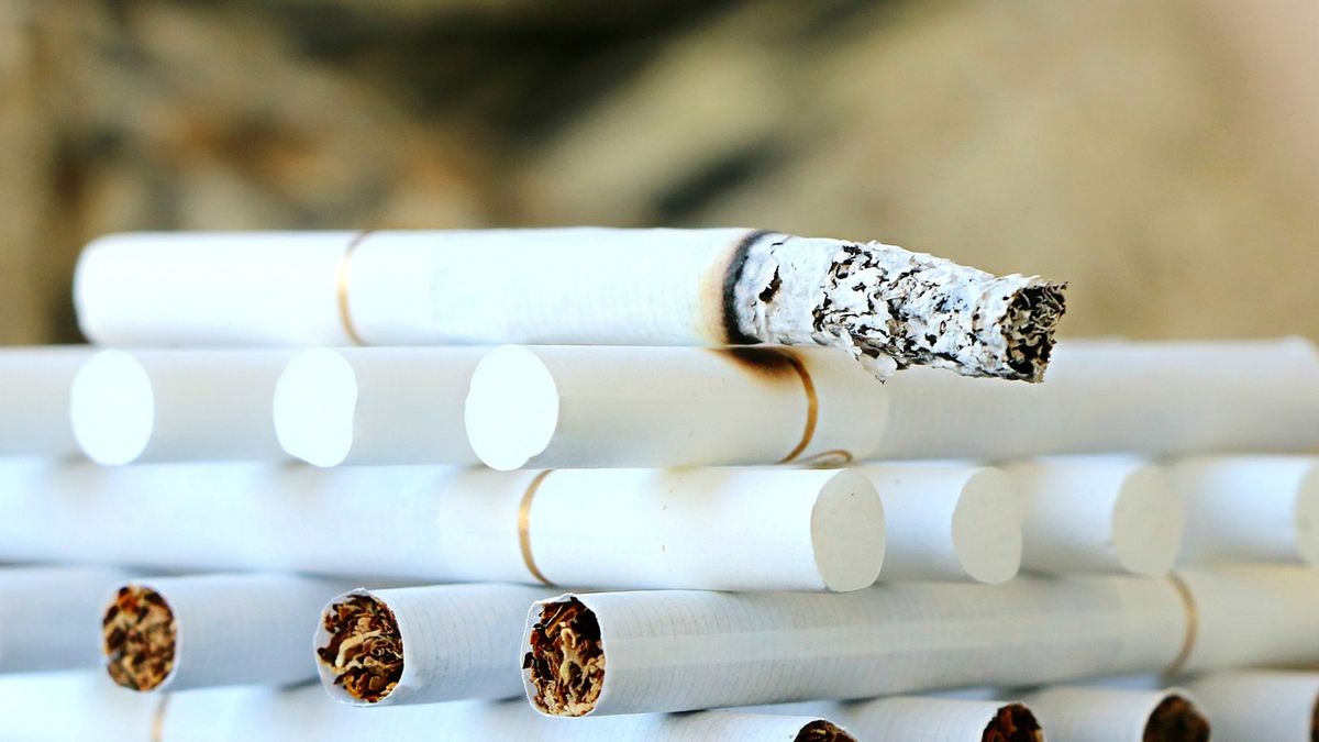 Smoking Comes Under Government Fire