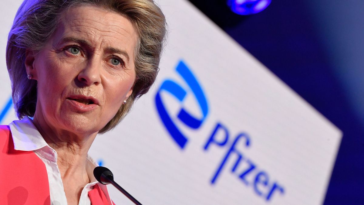 Bűncselekmény gyanúját vizsgálják Ursula von der Leyen sms-botrányának ügyében