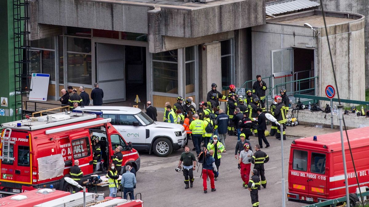 Tűzoltók a helyszínen 2024. április 9-én, miután robbanás történt a Bologna és Firenze között fekvő Suviana víztározó duzzasztógátjánál (Fotó: MTI/EPA/ANSA/Michele Lapini)