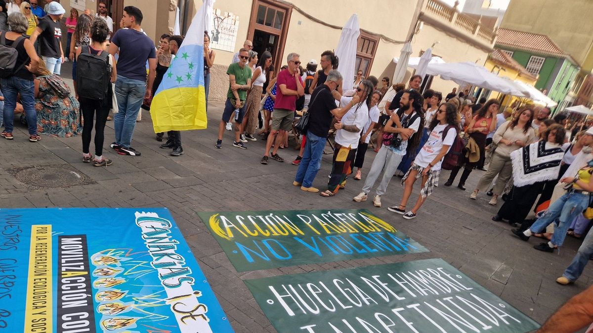 Éhségsztrájkkal és élőlánccal tiltakoznak a Kanári-szigetek lakói + videó