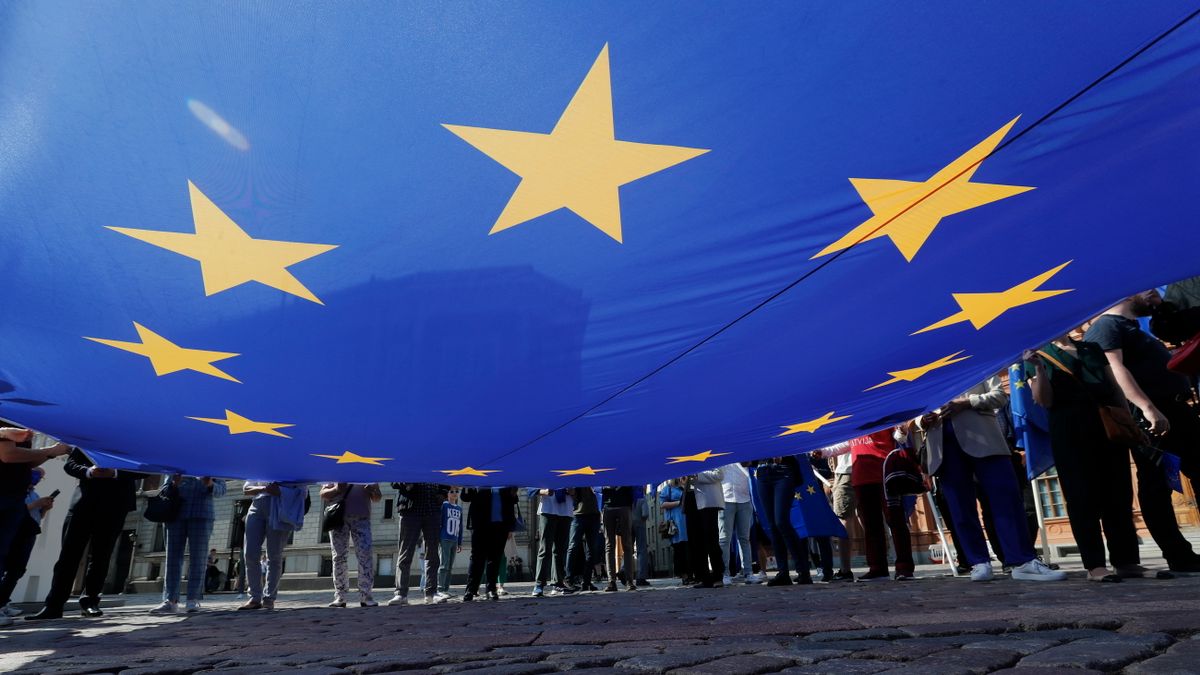 The Push for Ridding Brussels of Lobbyists