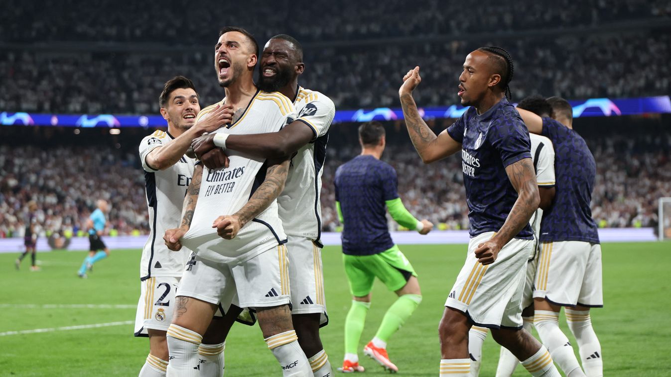 Joselut ünneplik a Real Madrid játékosai
