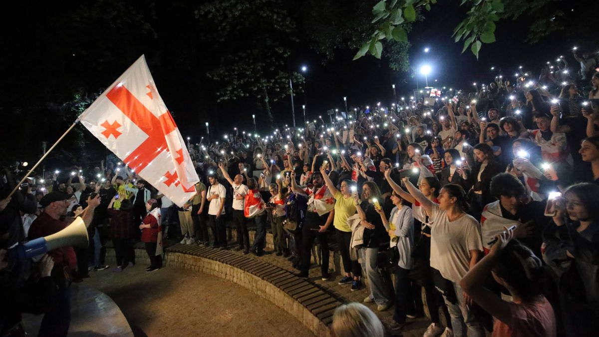 A rendőrség is beavatkozott a georgiai tüntetésbe