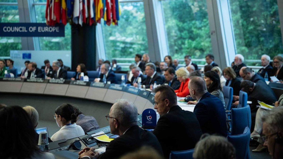Szijjártó Péter: Bátorság kellett volna az oroszok meghallgatásához és szembesítéséhez az Európa Tanácsban