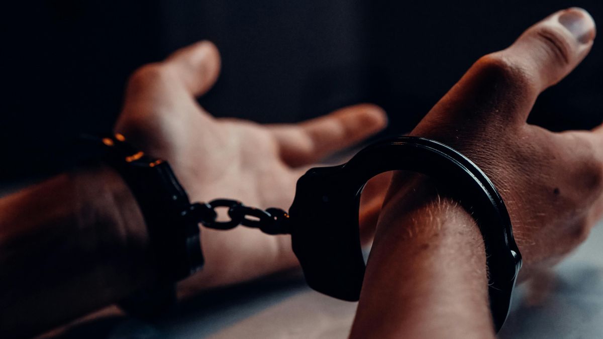 Letartóztatták azt a férfit, aki a pólójával fojtotta meg áldozatát