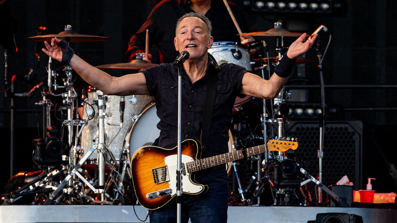 Bruce Springsteen in concert Bruce Springsteen performs live at Autodromo di Monza, Italy, on July 25 2023 (Photo by Mairo Cinquetti / NurPhoto via AFP)