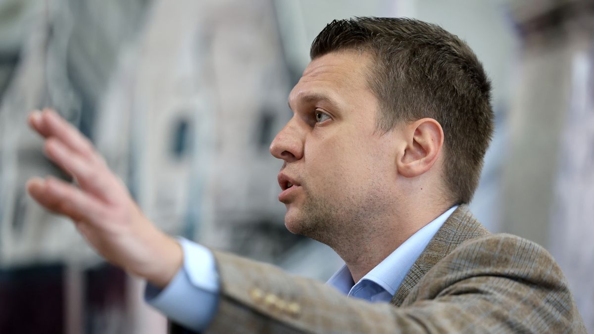 „A békepárti, szuverenista erők támogatása esetén van remény a békére”