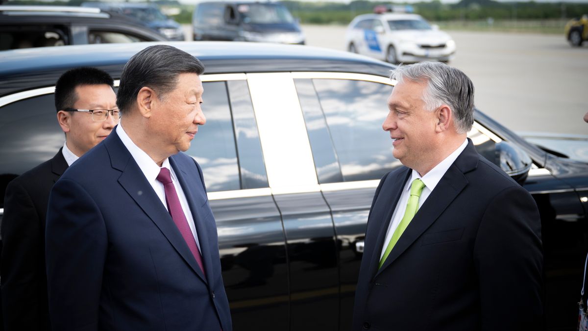 Chinese President Xi Jiping Says Goodbye to Budapest + Photos
