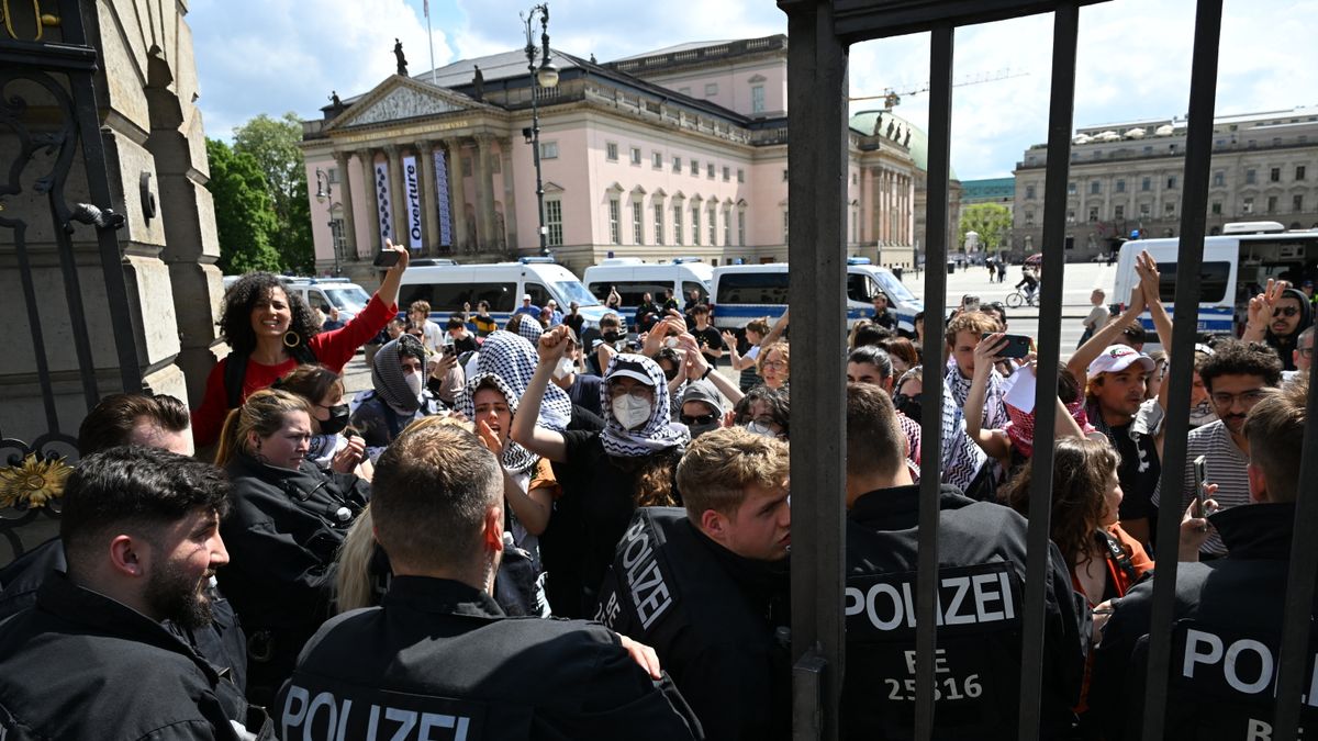 "If Gaza Burns, Berlin will Follow Suit," Islamists Warn