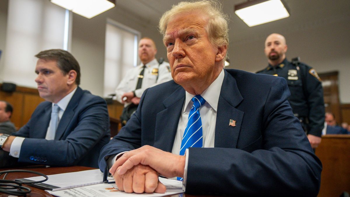 A vád koronatanúja, Donald Trump korábbi személyes ügyvédje vallomásával folytatódott a volt elnök bírósági tárgyalása