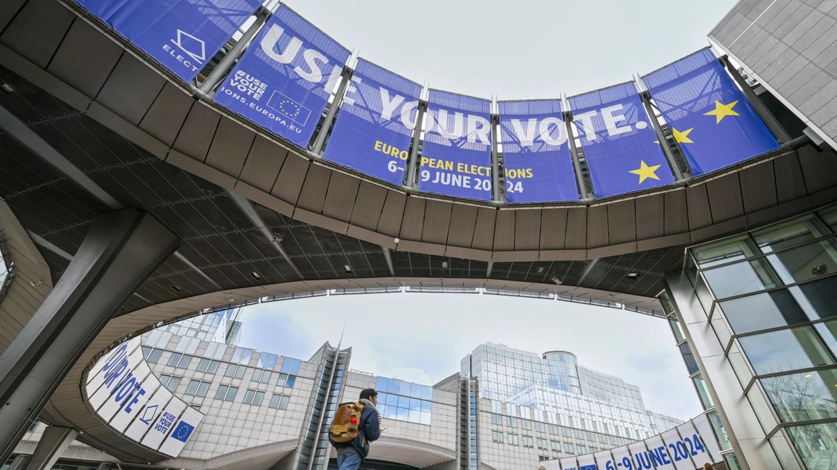 PM Orban Proves Right: Convicted MEPs Do Make Up a Football Team