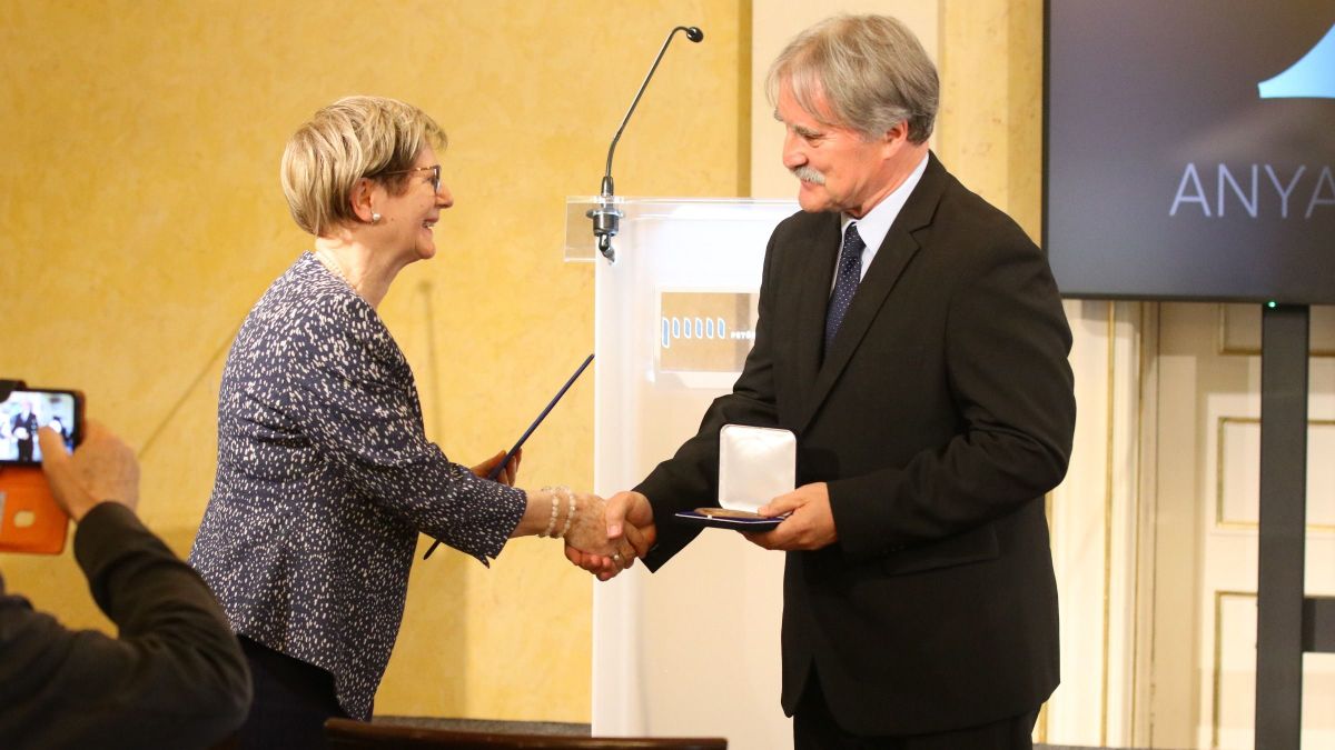 „Csak őrizz meg bennünket, édes, édes anyanyelv!”