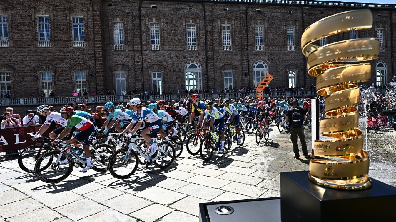Venaria Reale, 2024. május 4.
Elindul a mezõny a 107. Giro d’Italia olasz országúti kerékpáros körverseny elsõ, Venaria Reale és Torino közötti 143 kilométeres szakaszán 2024. május 4-én.
Valter Attila Tadej Pogacar