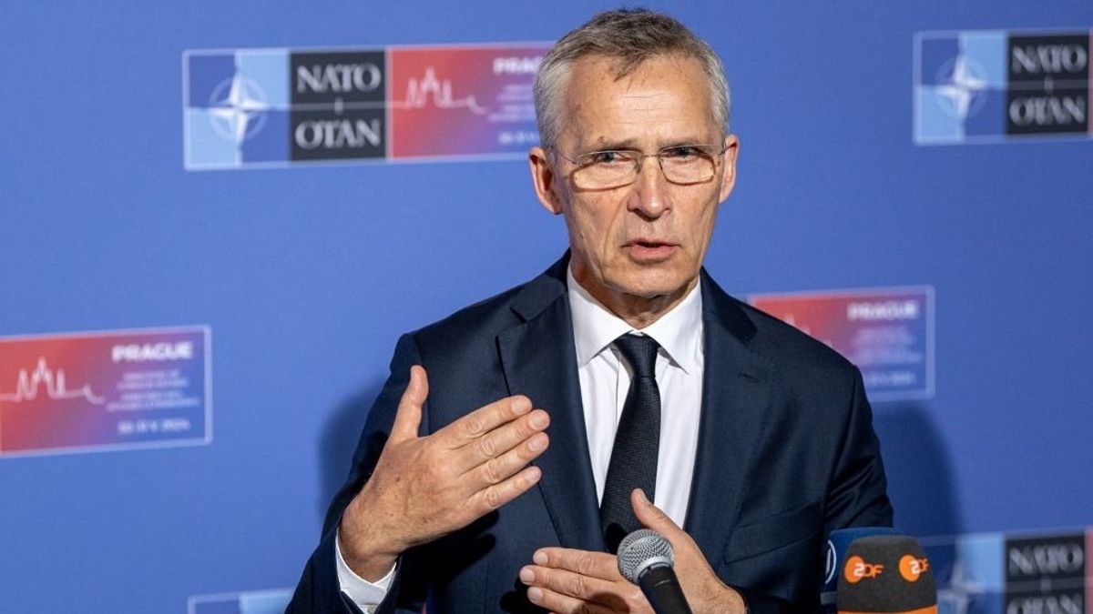 Jens Stoltenberg: Számos NATO-ország soha nem vezetett be korlátozást az Ukrajnának szállított fegyverek használatára vonatkozóan