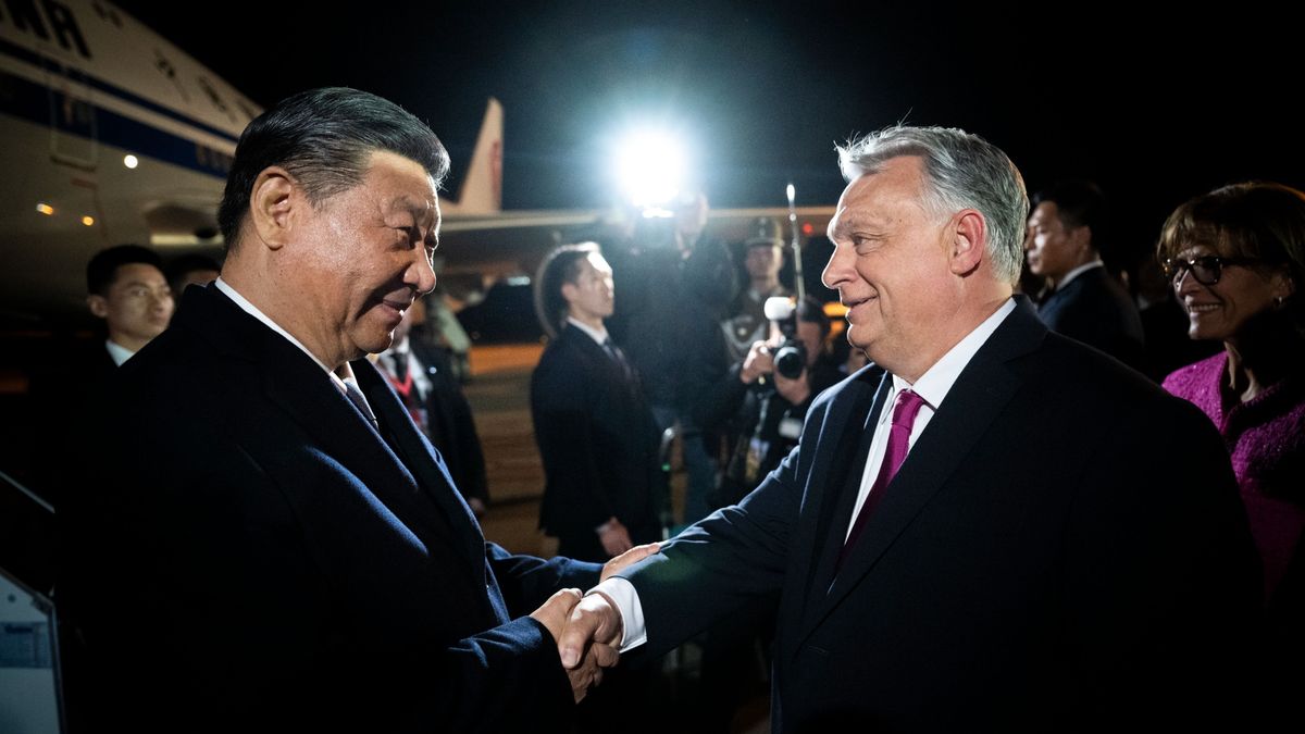 Orbán Viktor: Isten hozta Kína elnökét Budapesten! + videó