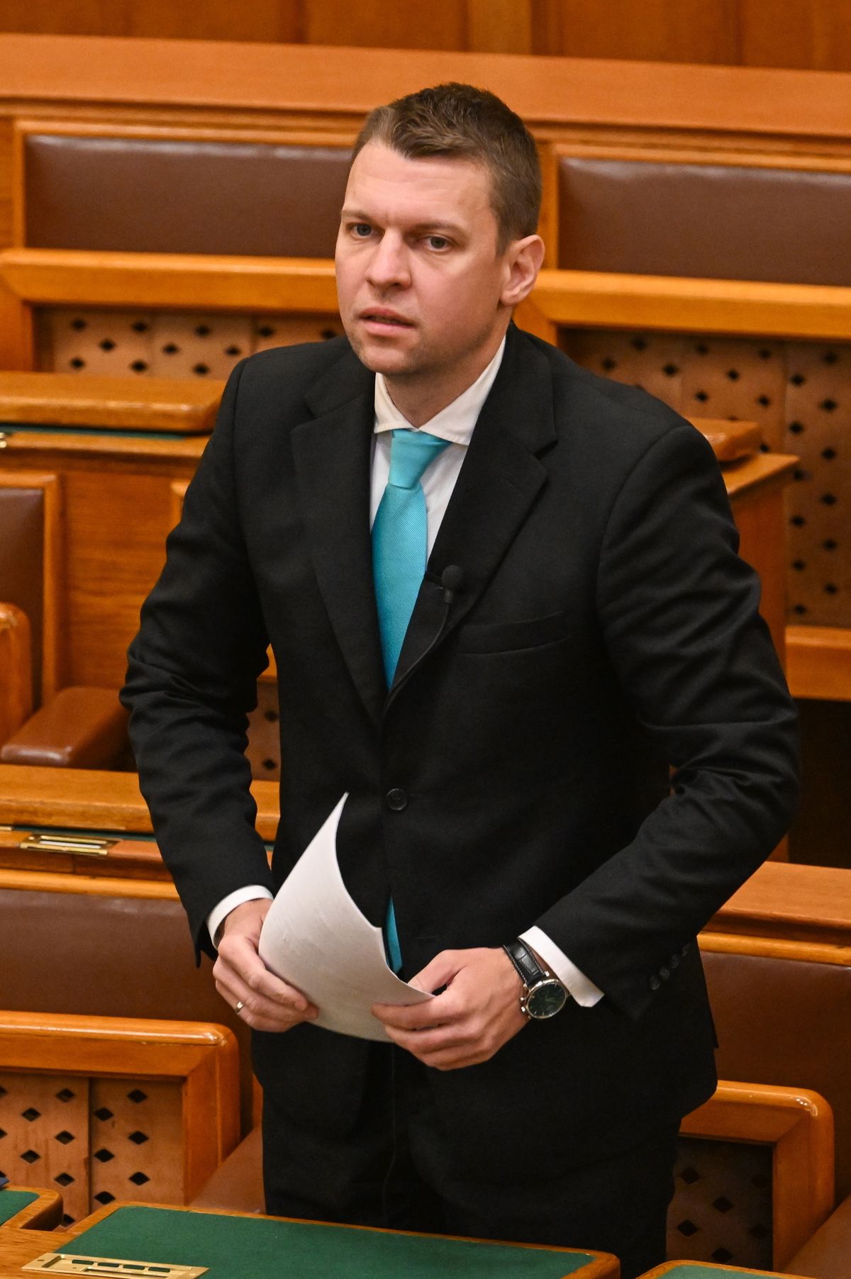 Menczer Tamás, a Fidesz képviselője felszólal napirend előtt az Országgyűlés plenáris ülésén 2024. április 30-án. (Fotó: MTI/Illyés Tibor)