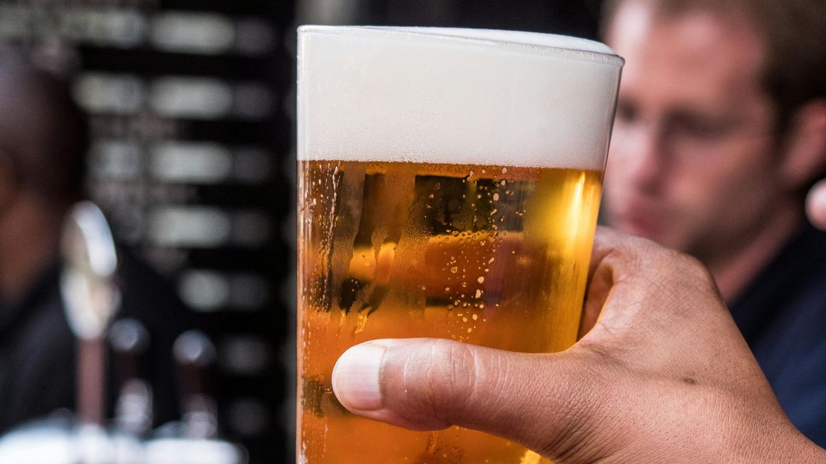 Sörös támadó az alkoholban fürdette a polgárőrt