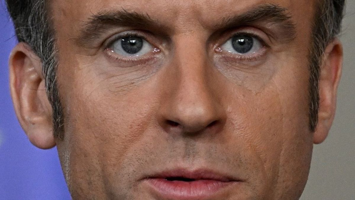 Macron úr, harcoljon ön Ukrajnában!
