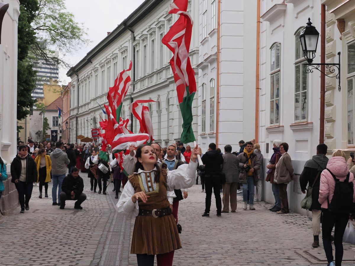 A Gizella napok hagyományos, Gizella királyné alakjához kapcsolódó programelemeinek idén is Veszprém történelmi belvárosa ad helyet.