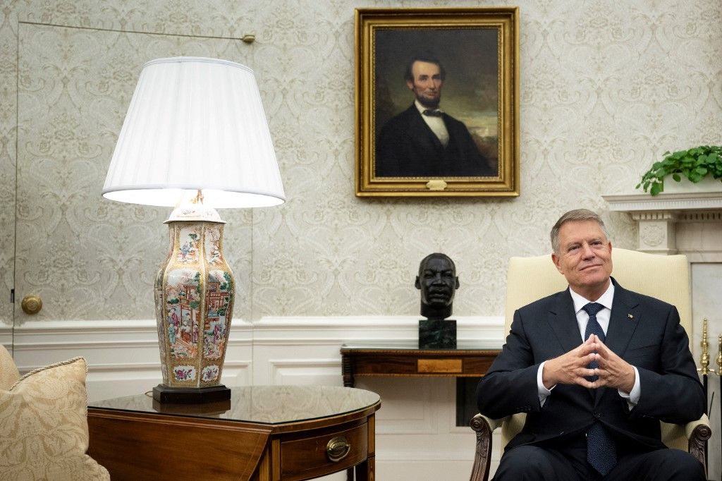 Klaus Iohannis román elnök 2024. május 7-én a washingtoni Fehér Házban. (Fotó: Brendan Smialowski / AFP)