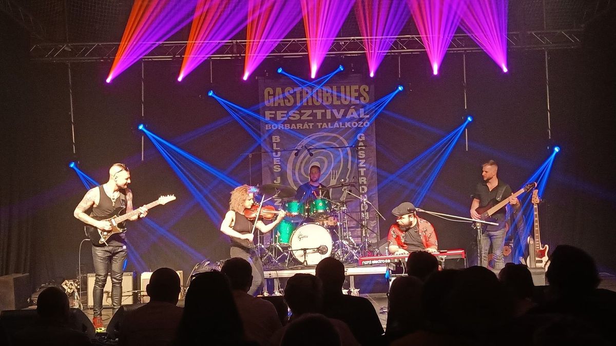 Blues, jazz, rock és gasztronómia találkozása Pakson