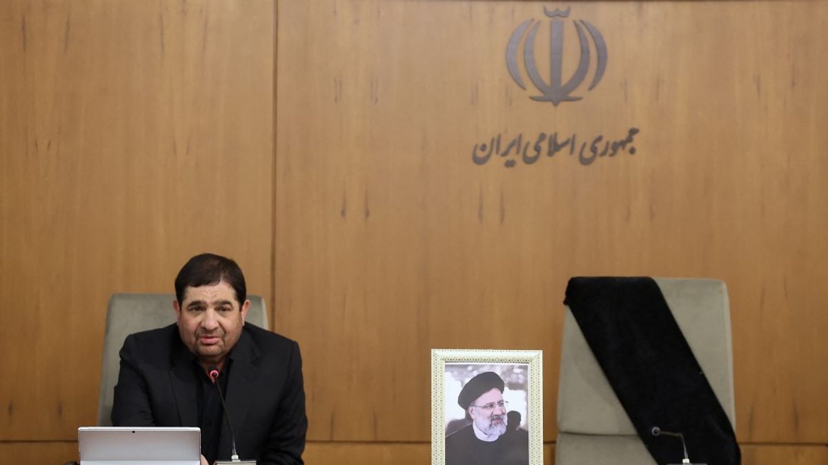 Iránban Mohamad Mokbert nevezték ki ideiglenes elnökké