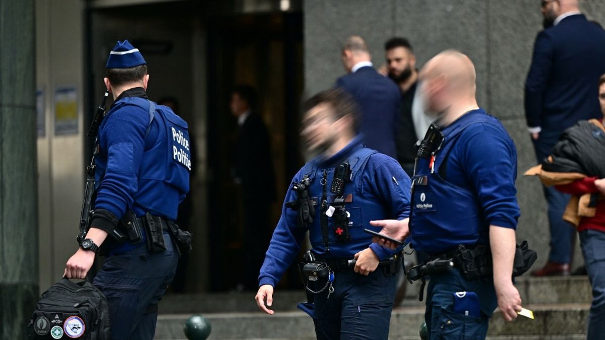 A belga rendőrség házkutatást tartott egy EP-alkalmazott irodájában és otthonában orosz propaganda terjesztésének gyanúja miatt