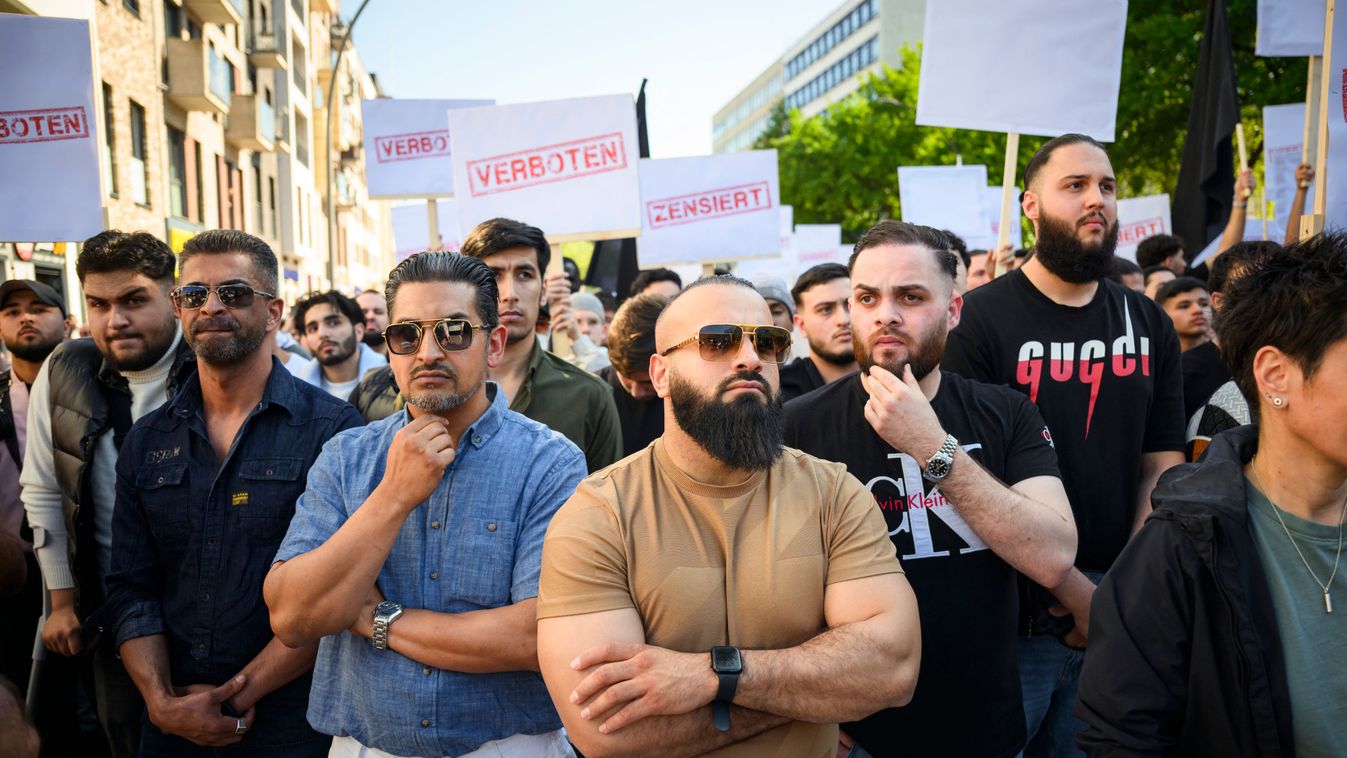 Islamists demanding the caliphate take to the streets again in Hamburg + video