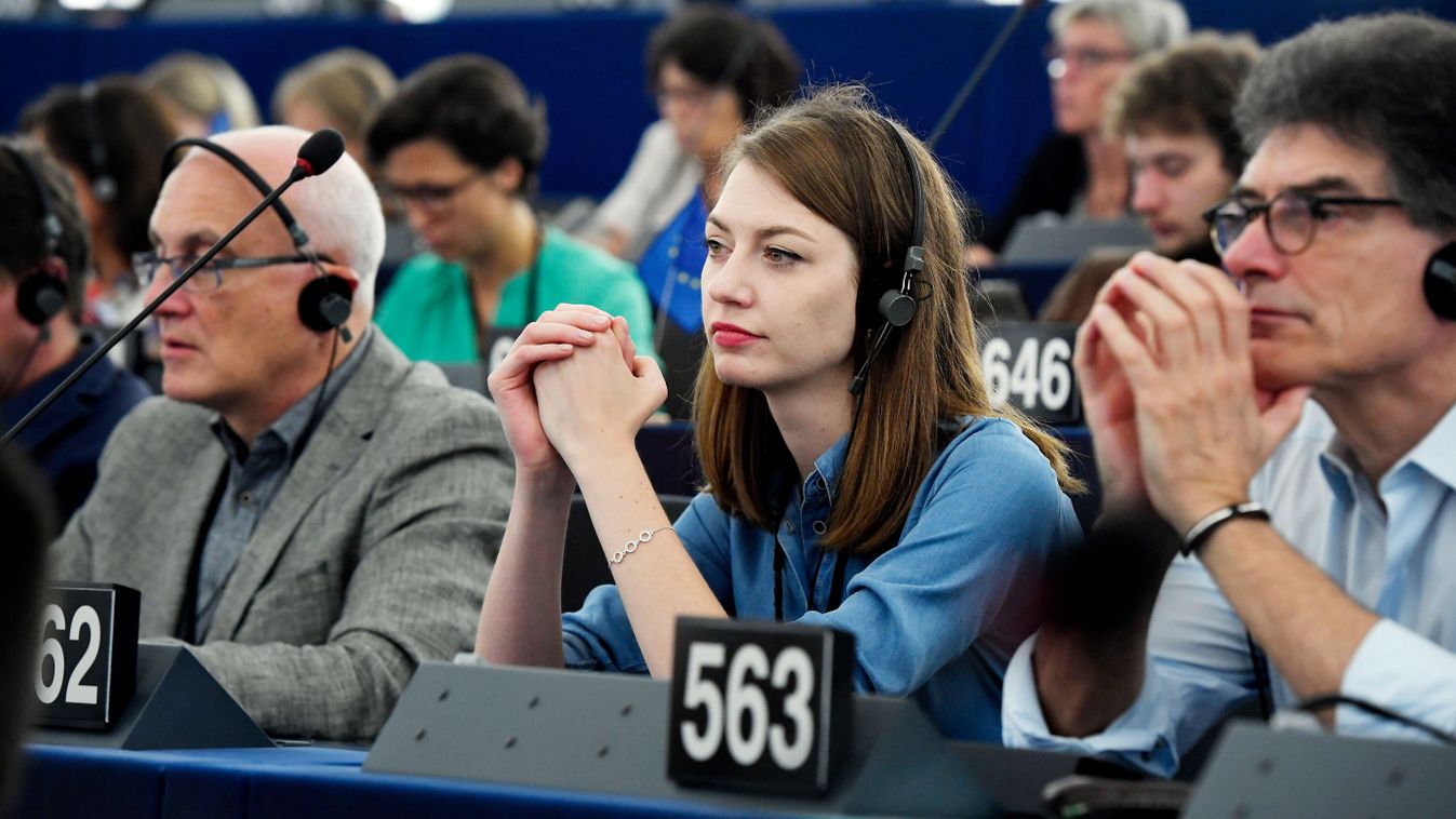 Strasbourg, 2019. július 16.
Donáth Anna Júlia, a Momentum képviselõje az Európai Parlament (EP) plenáris ülésén Strasbourgban 2019. július 16-án.
MTI/Koszticsák Szilárd