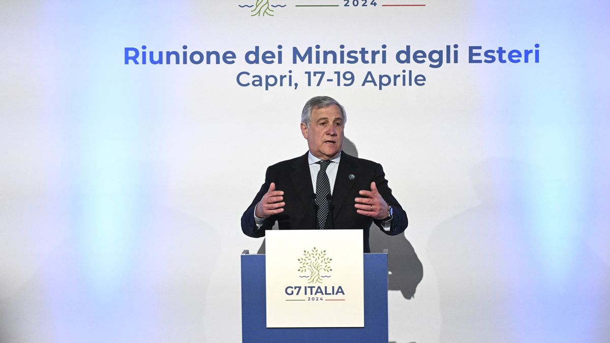 Antonio Tajani nem zárta ki az Európai Néppárt és az Európai Konzervatívok és Reformerek közötti szövetséget