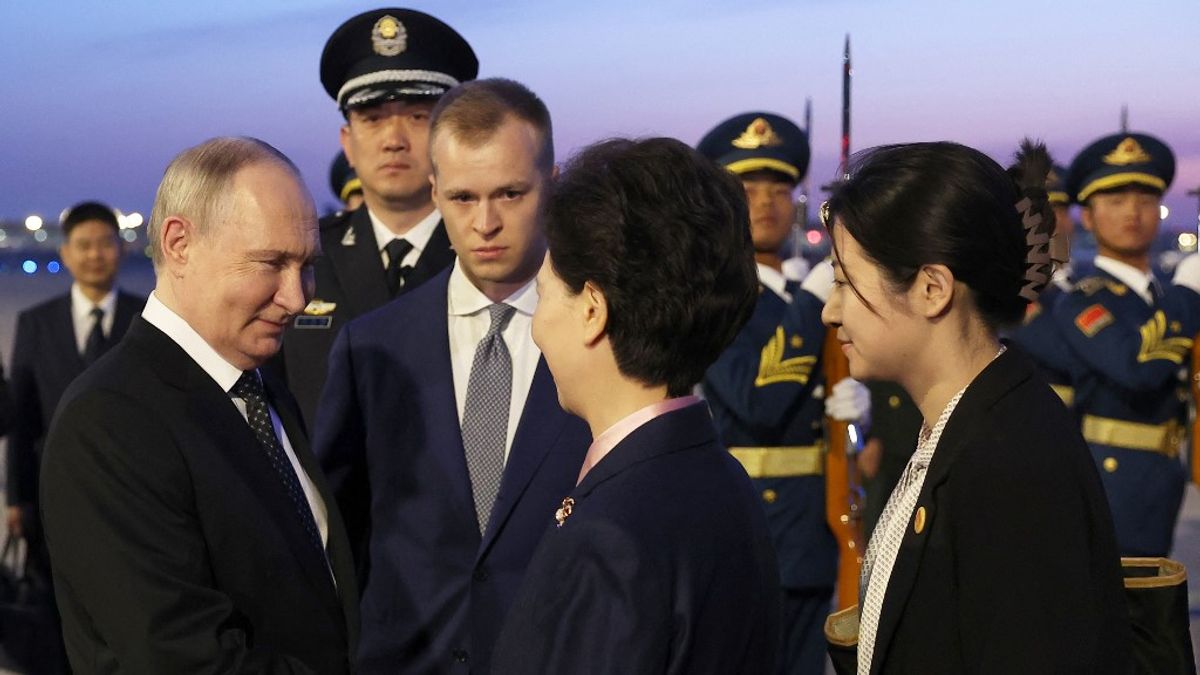 Pekingre figyel a világ, Kínába utazott Putyin + videó