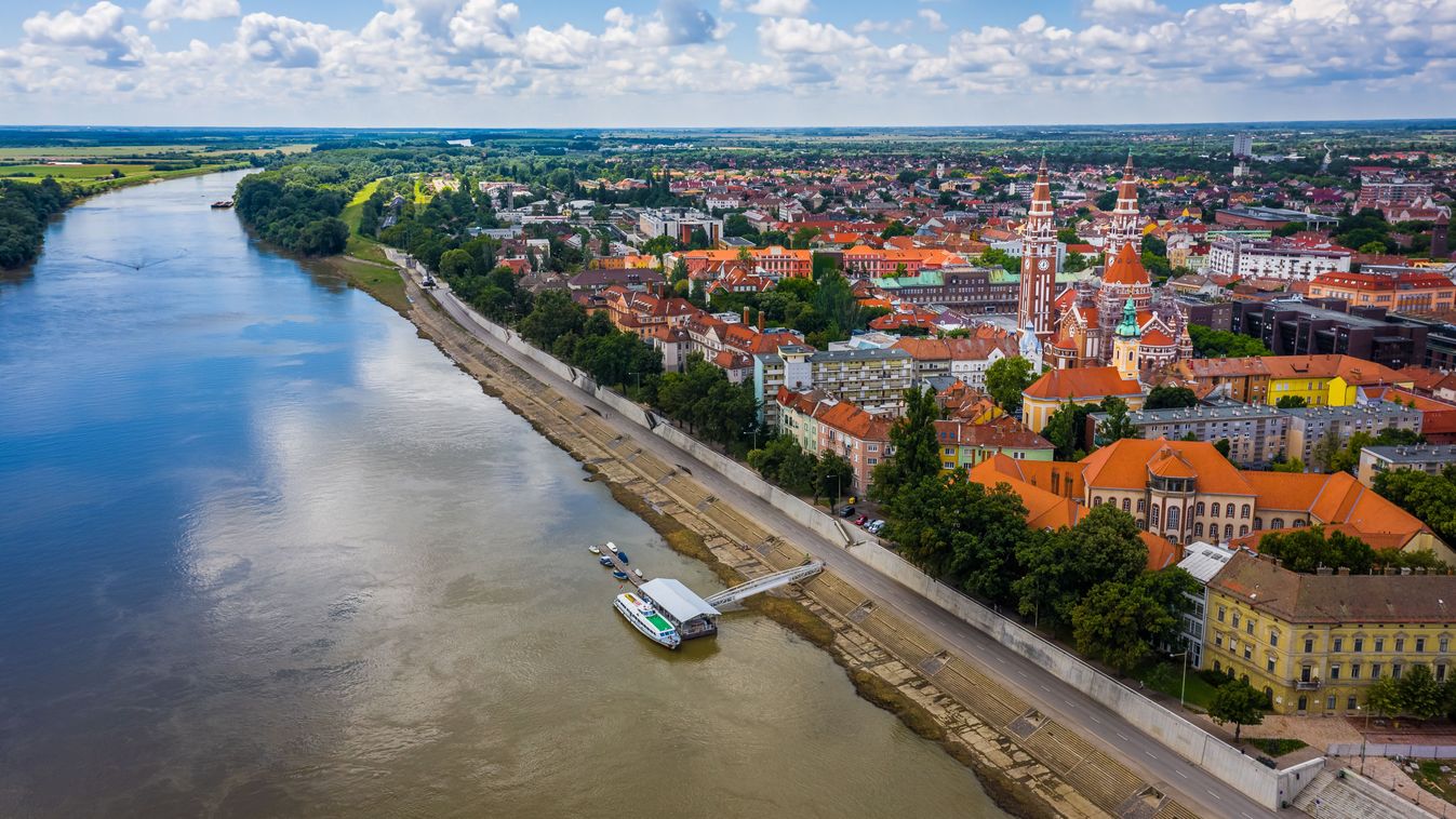 Szeged,,Hungary,-,Aerial,View,Of,The,Votive,Church,And,városkép,Duna
