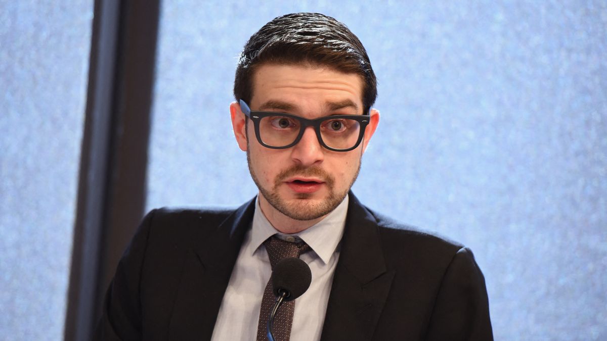 Korrupcióval és visszaéléssel kampányol Soros György kicsi fia