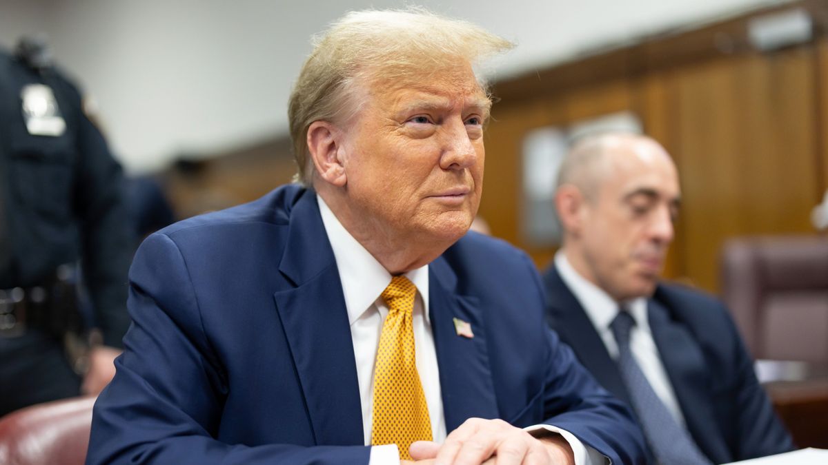 Halálos erő bevetését is engedélyezte a Biden-kormányzat a Trump otthonában tartott házkutatás során