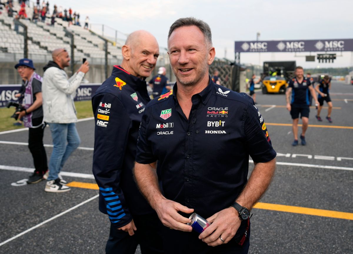 Horner (elől) botránya is közrejátszhatott abban, hogy Newey távozik