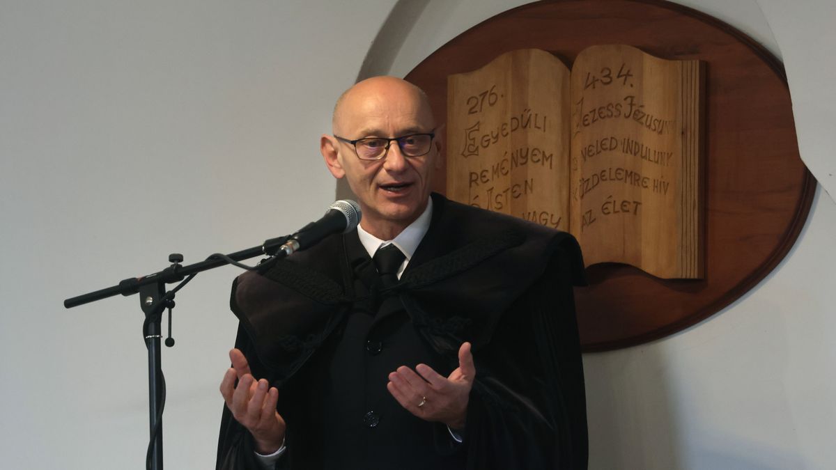 Pásztor Dániel lemondott a lelkipásztori szolgálatról, így a református püspöki tisztségéről is