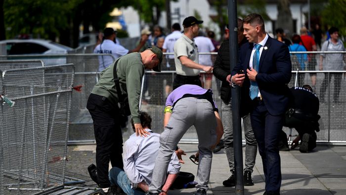 Shooting incident after Slovak government meeting in Handlova
Fico merénylet