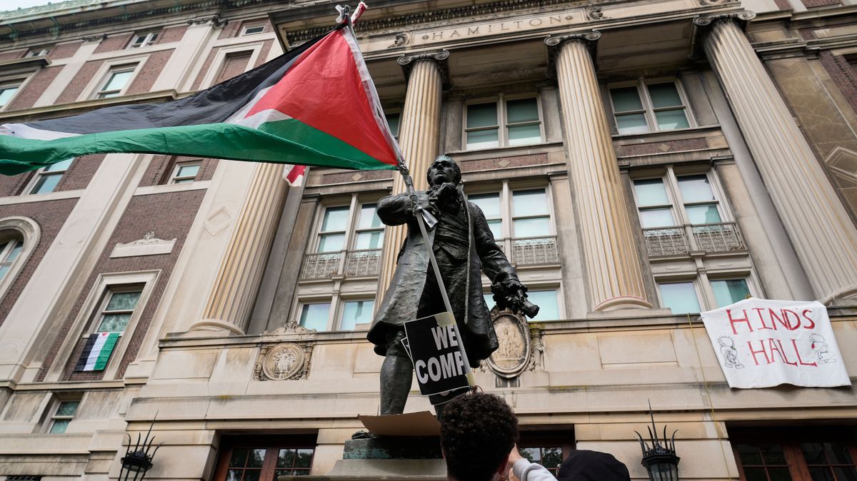 Az Izrael-ellenes tüntetők miatt lezárta a rendőrség a Columbia Egyetem egy részét