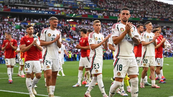 Euro 2024: Germany - Hungary
19 June 2024, Baden-Württemberg, Stuttgart: Soccer, UEFA Euro 2024, European Championship, Germany - Hungary, Preliminary round, Group A, Matchday 2, Stuttgart Arena, Hungary's players applaud the fans after the defeat. Photo: Marijan Murat/dpa (Photo by MARIJAN MURAT / DPA / dpa Picture-Alliance via AFP)