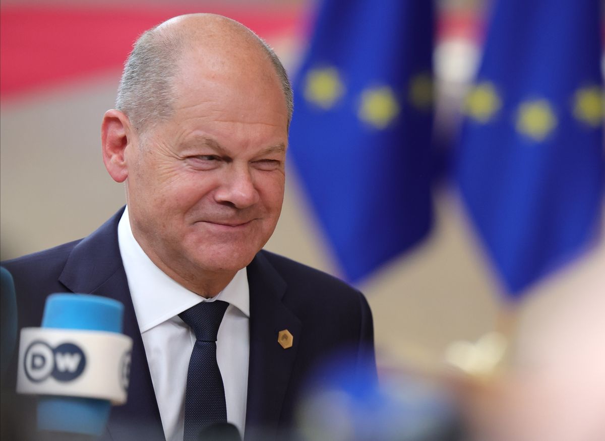 Olaf Scholz német kancellár az Európai Unió nem hivatalos csúcstalálkozójára érkezik Brüsszelben bő egy héttel az európai parlamenti választások után, 2024. június 17-én.  (Fotó: MTI/EPA/Olivier Matthys)