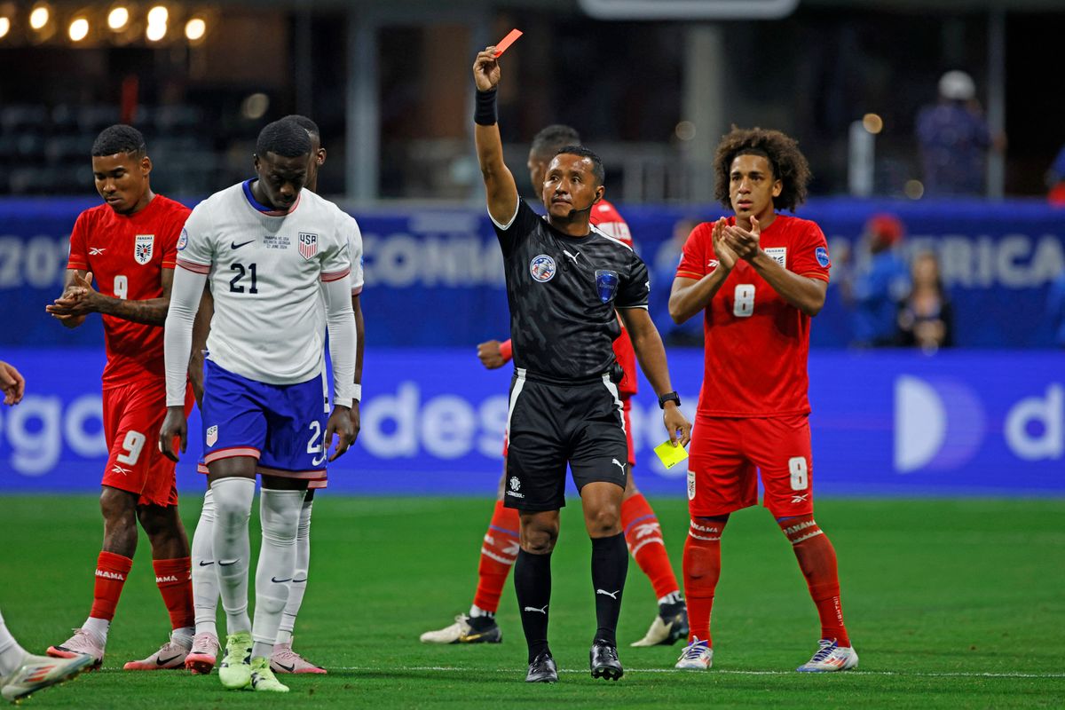 Football: Copa America 2024 - 1st round day 2: Group C Panama v United States Timothy Weah piros lap