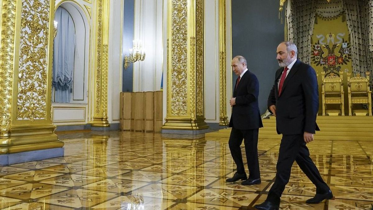A titkos fegyverüzlet, amely összeugrasztotta Putyin szövetségeseit