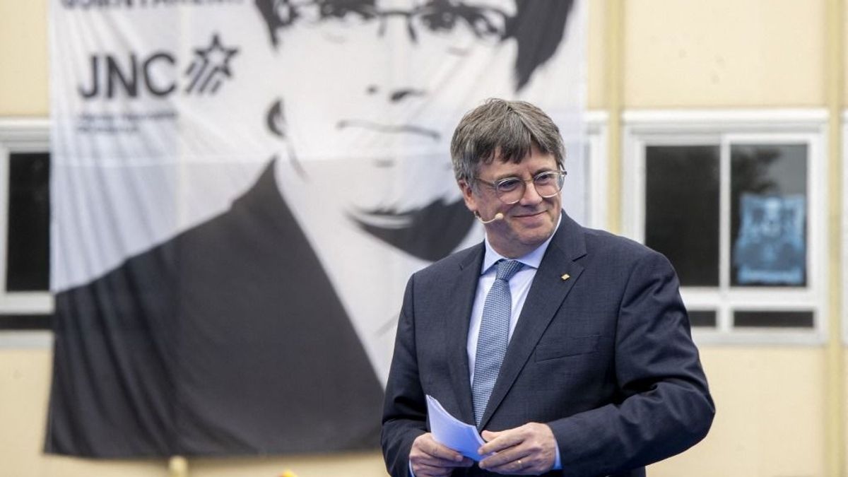 Érvénybe lépett katalán amnesztiatörvény, Puigdemont-nak mégis várnia kell a hazatéréssel