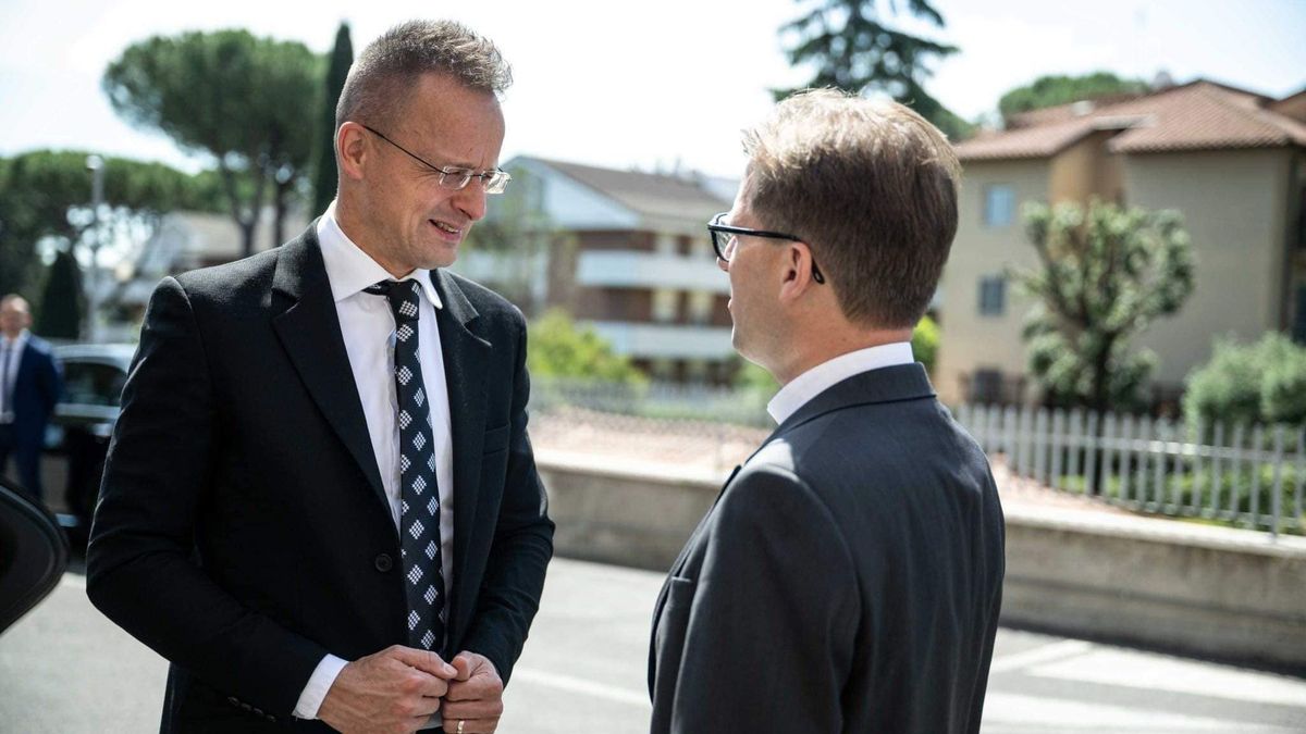 Szijjártó Péter: Világháborús készülődés zajlik